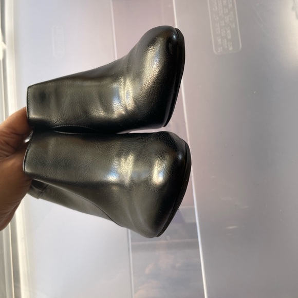 Life Stride Black Ankle Booties women size 7 - Picture 7 of 9